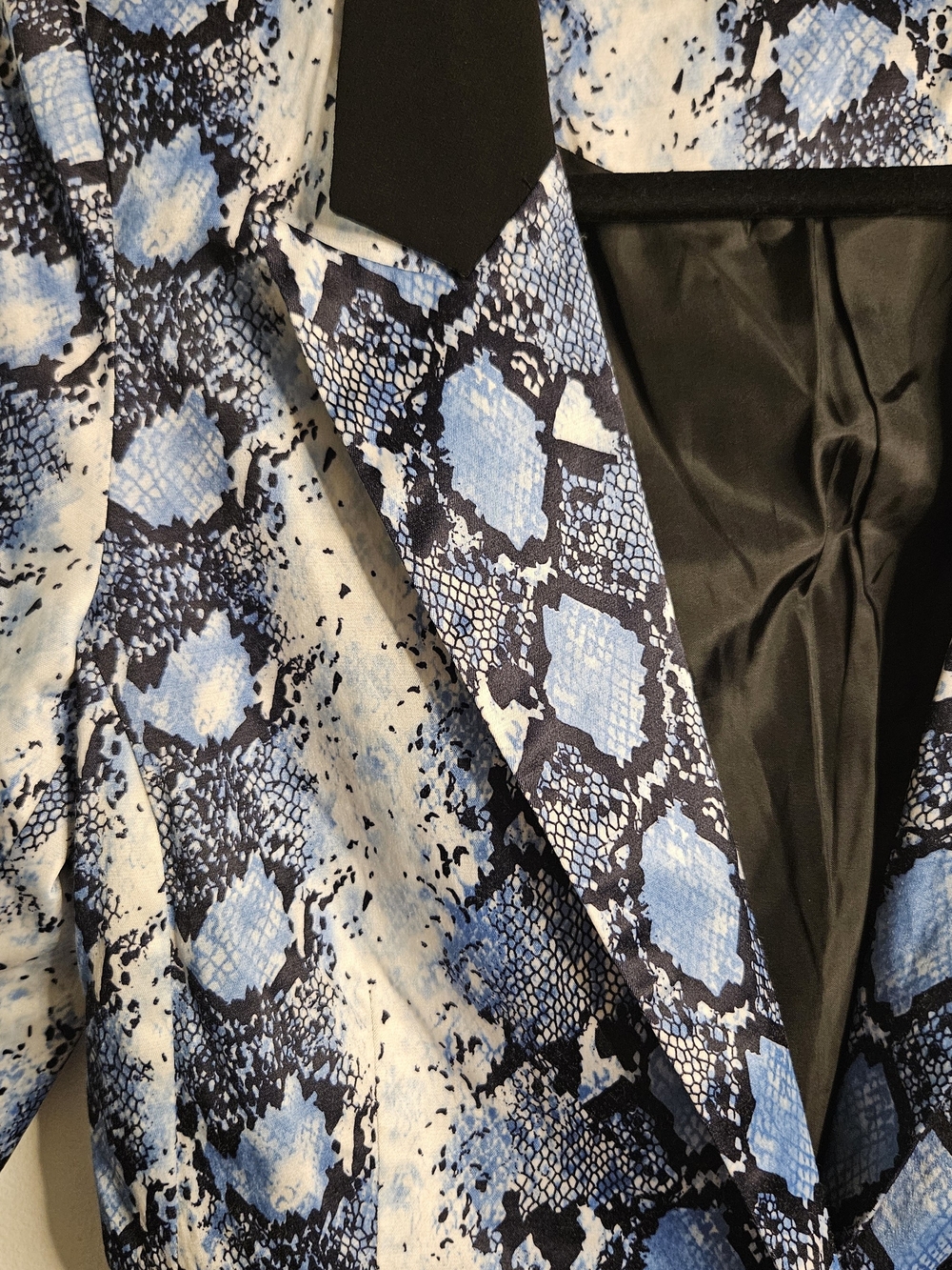 Vintage Snake-Print Blue Blazer Jacket - Women's - Thrifted @ ITALY - Picture 4 of 6